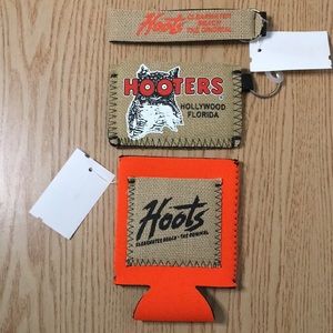 New Rare Vintage 3pc Hooters Koozie Keychain & Keychain Pouch Clearwater Florida